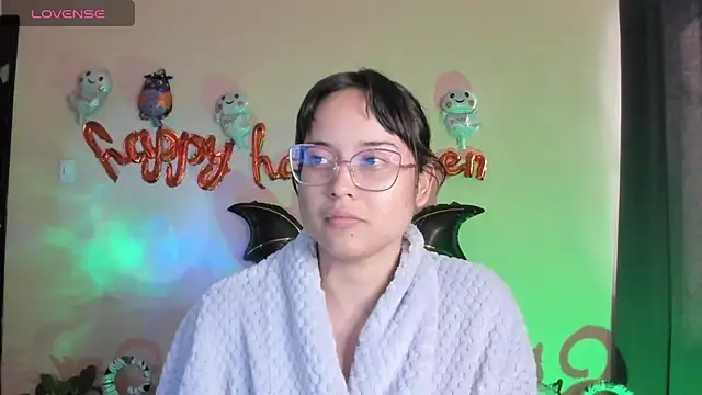 shantalc3rezo online show from 10/21/25, 08:52