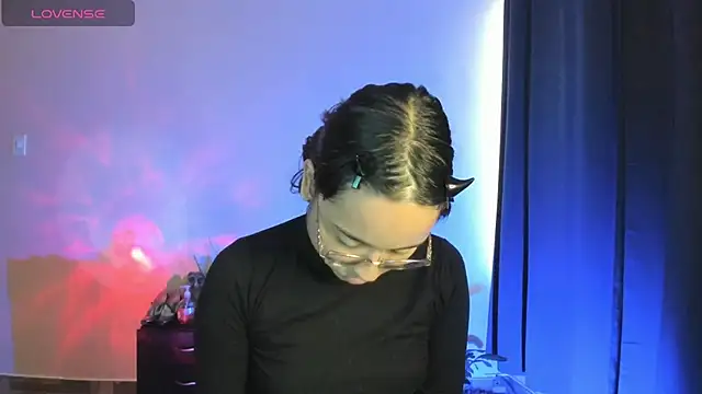 shantalc3rezo online show from 11/12/25, 08:23