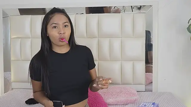 Snapshot of Anais_aradia chatting on 03/11/25, 05:35 Anais aradia online show from 03/11/25, 05:35