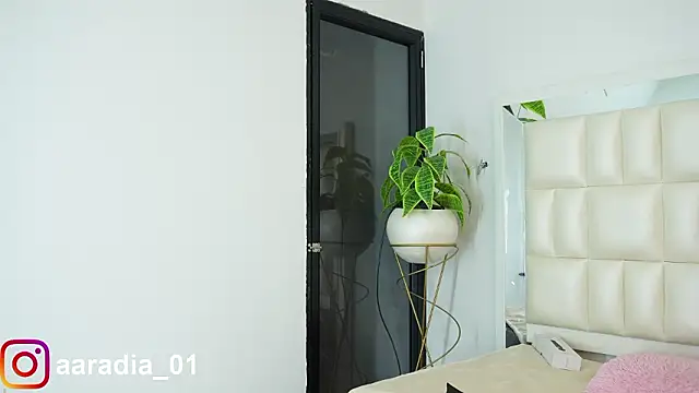 Anais aradia online show from 02/03/26, 06:40