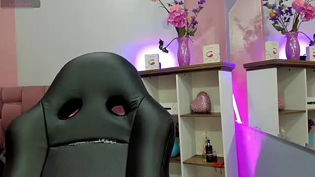 Snapshot of mia_thompsonn_ chatting on 09/23/25, 02:57 mia thompsonn online show from 09/23/25, 02:57