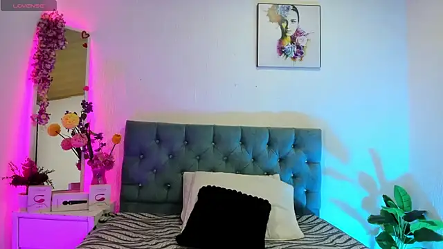 Snapshot of mia_thompsonn_ chatting on 02/20/26, 02:08 mia thompsonn online show from 02/20/26, 02:08