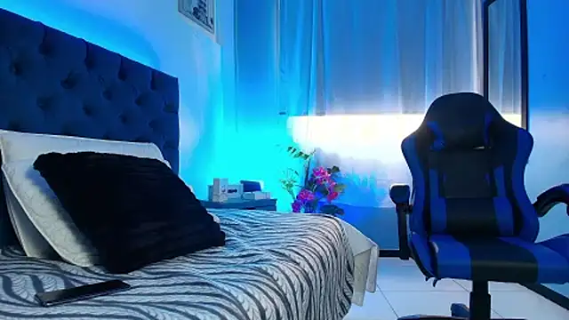 Snapshot of mia_thompsonn_ chatting on 02/19/26, 01:52 mia thompsonn online show from 02/19/26, 01:52