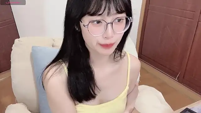 Snapshot of 4uoki chatting on 03/22/25, 10:04 4uoki online show from 03/22/25, 10:04