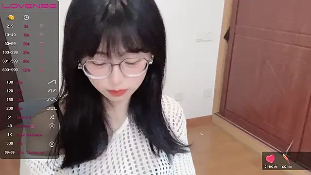 Snapshot of 4uoki chatting on 03/21/25, 04:18 4uoki online show from 03/21/25, 04:18