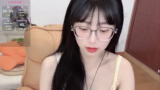 Snapshot of 4uoki chatting on 11/27/25, 05:35 4uoki online show from 11/27/25, 05:35