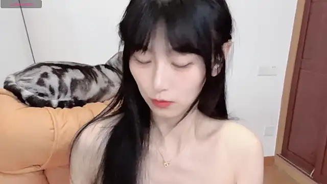 Snapshot of 4uoki chatting on 10/19/25, 02:20 4uoki online show from 10/19/25, 02:20