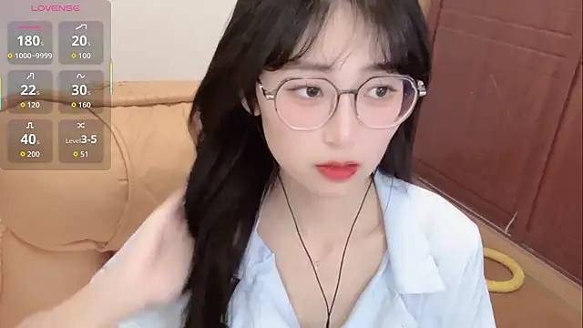 Snapshot of 4uoki chatting on 12/14/25, 03:50 4uoki online show from 12/14/25, 03:50