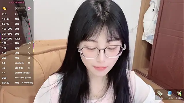 4uoki online show from 04/18/26, 04:42