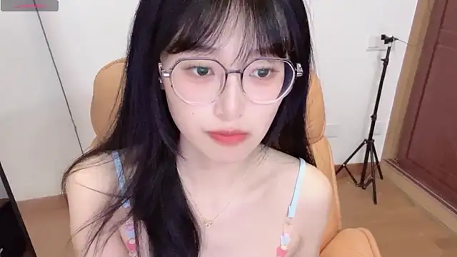 Snapshot of 4uoki chatting on 09/27/25, 03:07 4uoki online show from 09/27/25, 03:07