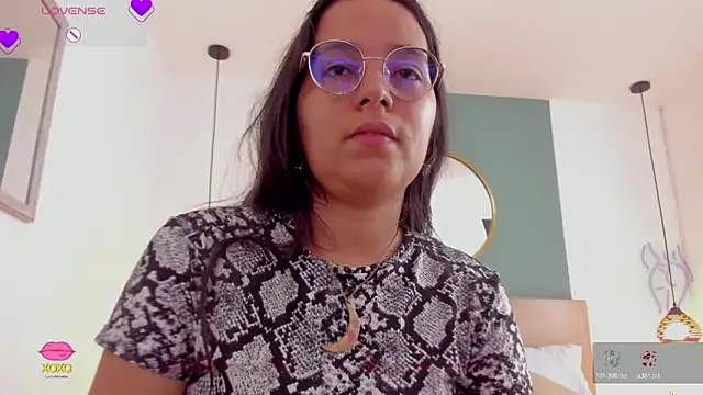 lucy blue28 online show from 05/08/26, 01:15