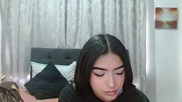 eva six online show from 10/13/25, 06:53