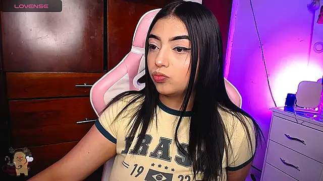 eva six online show from 12/30/24, 11:06