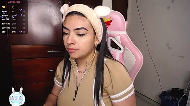 eva six online show from 09/15/25, 09:37