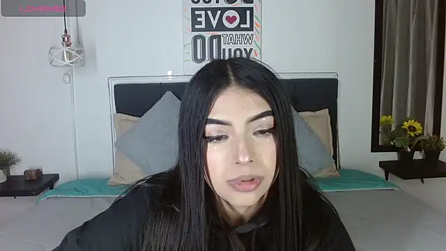 eva six online show from 10/07/25, 05:47