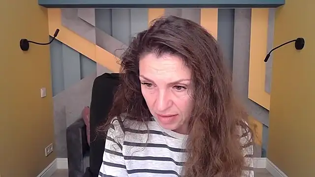 EllaLong online show from 10/26/25, 12:38