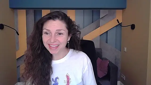 EllaLong online show from 10/05/25, 11:34