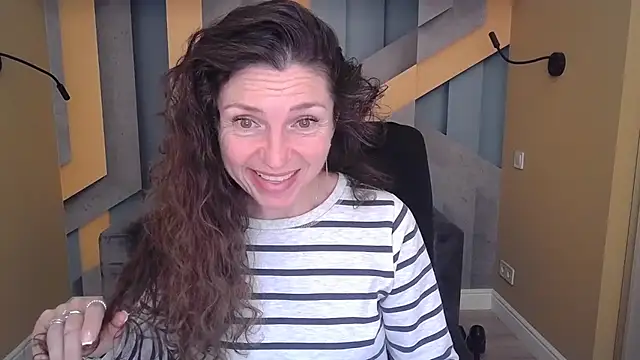 EllaLong online show from 11/02/25, 12:32