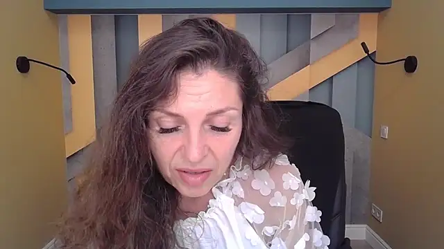 EllaLong online show from 09/16/25, 11:33