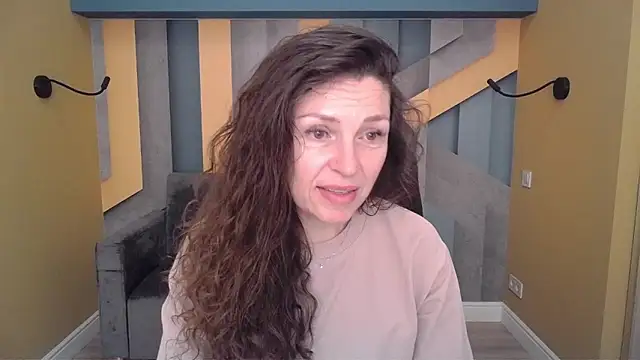 EllaLong online show from 03/08/26, 12:41