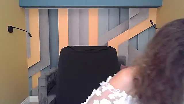 EllaLong online show from 09/17/25, 11:34