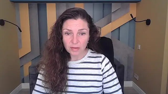 EllaLong online show from 11/05/25, 12:30