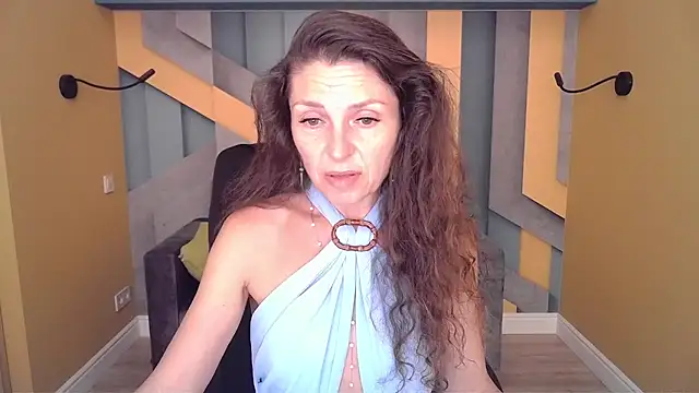 Snapshot of EllaLong chatting on 06/27/26, 11:27 EllaLong online show from 06/27/26, 11:27