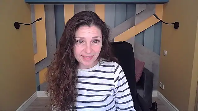 EllaLong online show from 11/18/25, 01:03