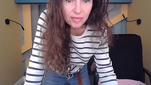 EllaLong online show from 10/31/25, 12:35