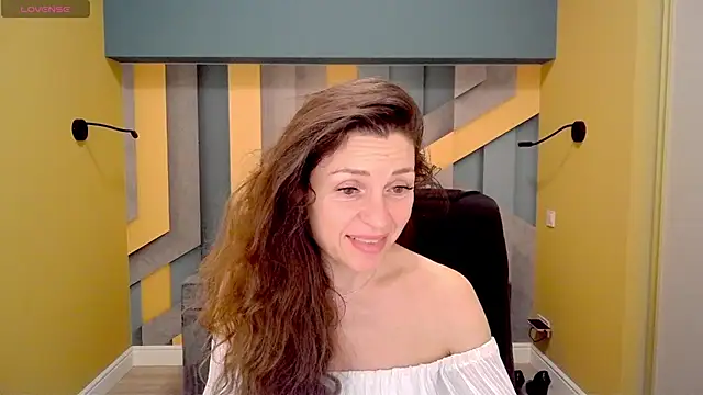 EllaLong online show from 02/19/25, 12:33