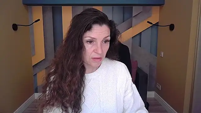 EllaLong online show from 12/22/25, 12:27