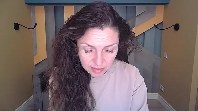 EllaLong online show from 03/07/26, 12:21