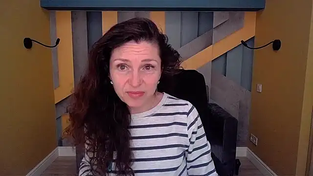 EllaLong online show from 04/03/26, 11:27