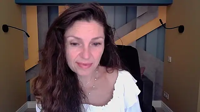 EllaLong online show from 09/15/25, 11:32