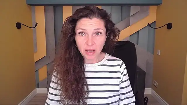 EllaLong online show from 04/08/26, 11:33