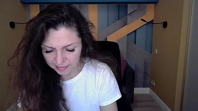 EllaLong online show from 12/19/25, 12:40