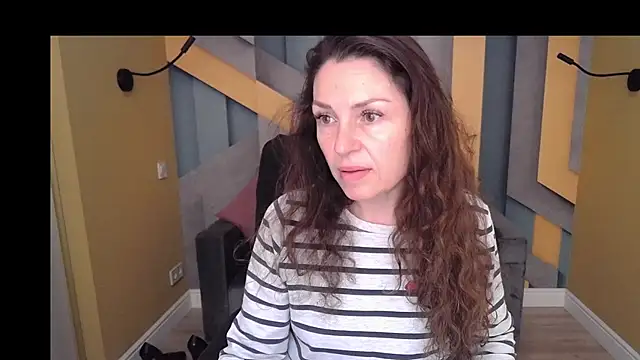 EllaLong online show from 12/05/25, 12:26