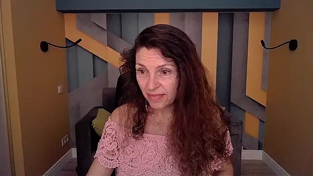 Snapshot of EllaLong chatting on 06/26/26, 11:38 EllaLong online show from 06/26/26, 11:38