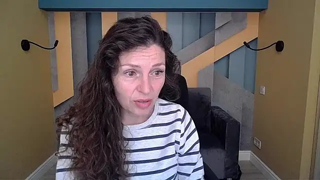 EllaLong online show from 04/04/26, 11:28