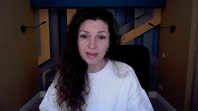 EllaLong online show from 12/20/25, 12:41