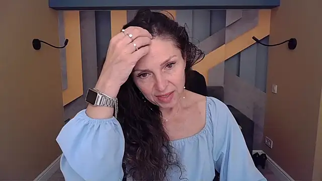 Snapshot of EllaLong chatting on 06/14/26, 11:33 EllaLong online show from 06/14/26, 11:33