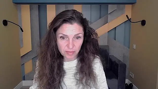 EllaLong online show from 10/10/25, 11:33