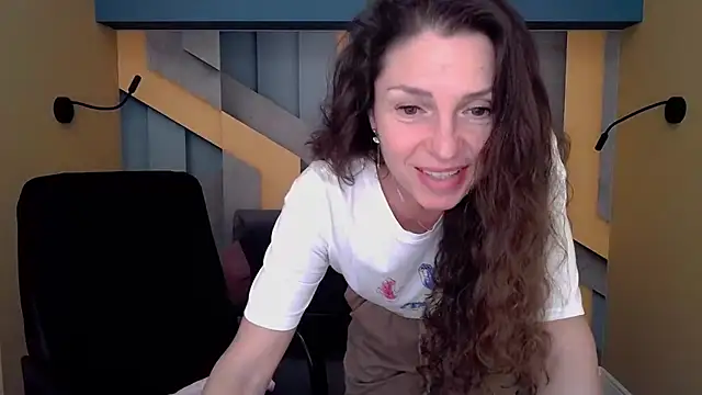 EllaLong online show from 10/04/25, 11:34