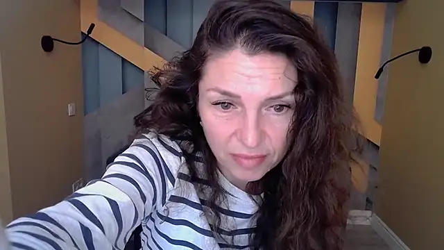 EllaLong online show from 10/28/25, 12:26