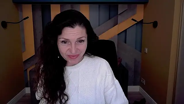 EllaLong online show from 01/06/26, 12:31