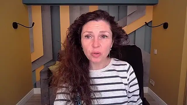 EllaLong online show from 04/10/26, 11:28