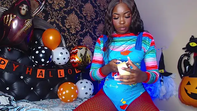 NaiaGils online show from 10/31/25, 12:24