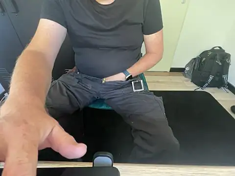 Lovetobenaked4u online show from 09/10/25, 10:58