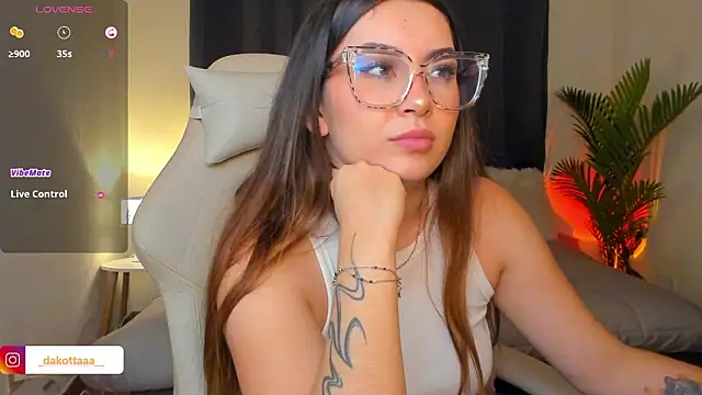 dakottaa  online show from 03/17/26, 11:41