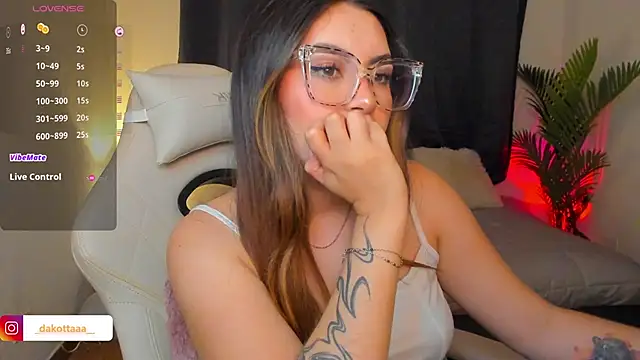 dakottaa  online show from 03/30/26, 11:39